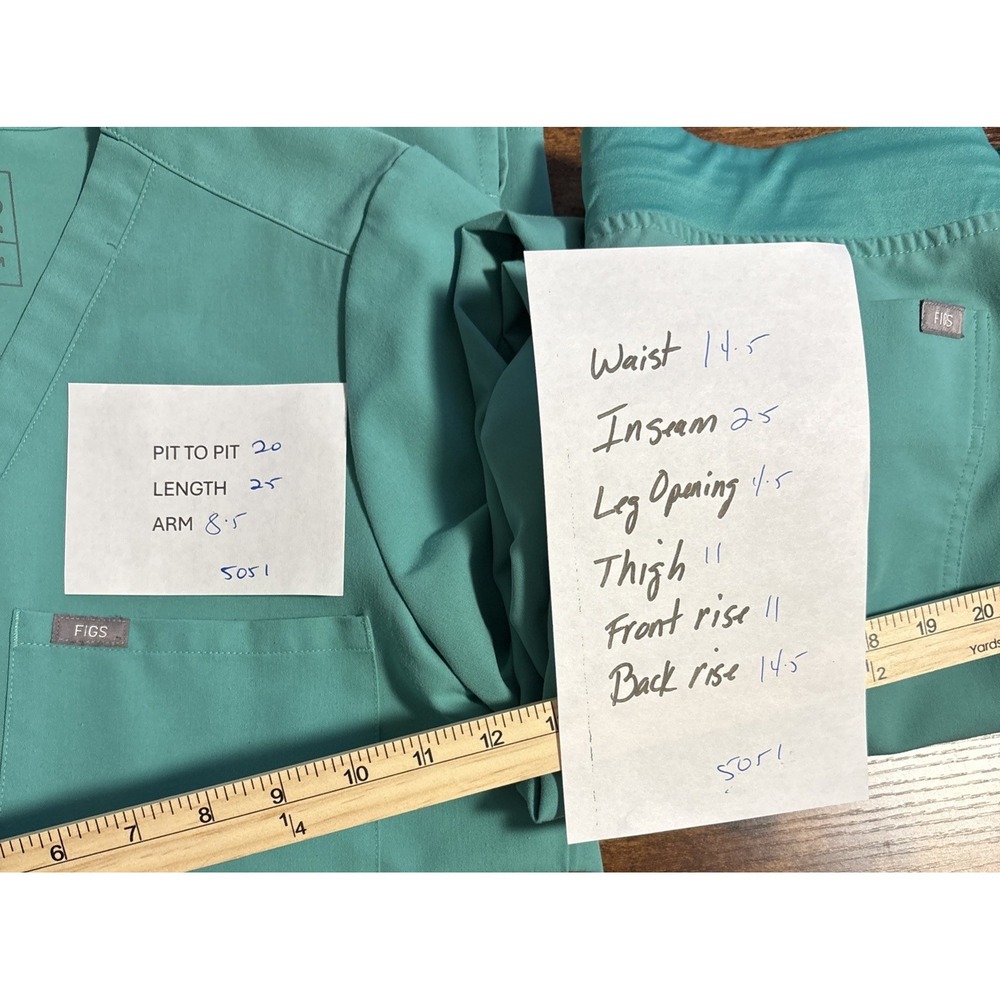 FIGS Size Medium Top Yoga Pants size L Scrub Set teal blue Women - Picture 12 of 13